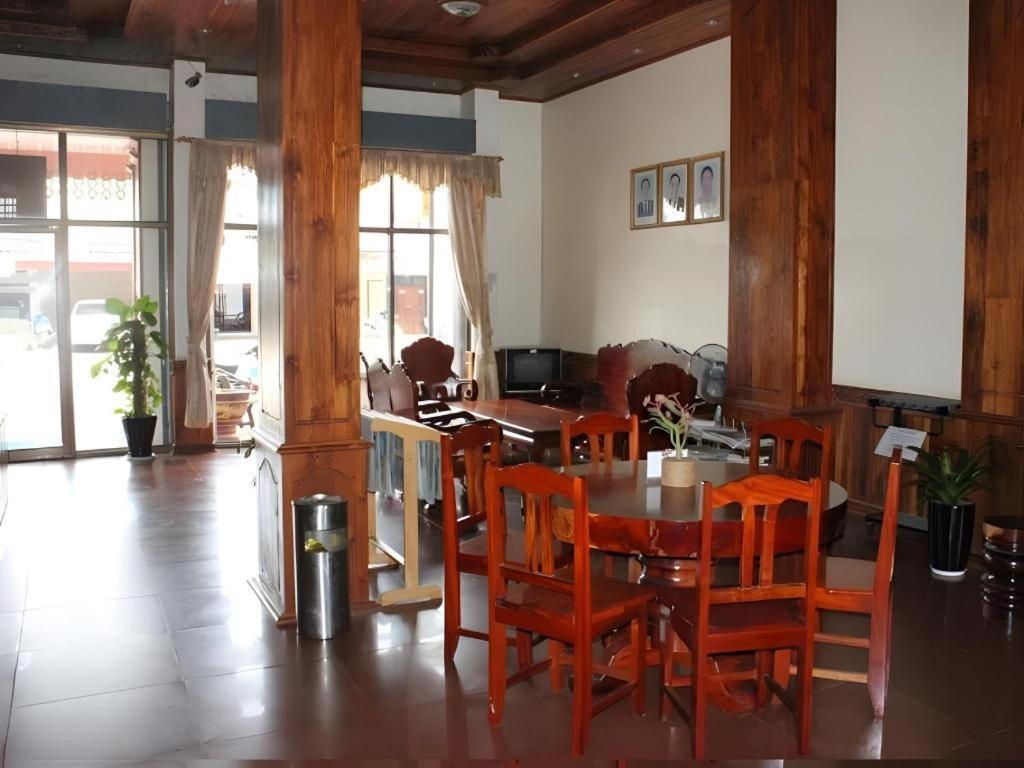 ดอกจำปาโฮเต็ล Hotel หลวงน้ำทา ภายนอก รูปภาพ