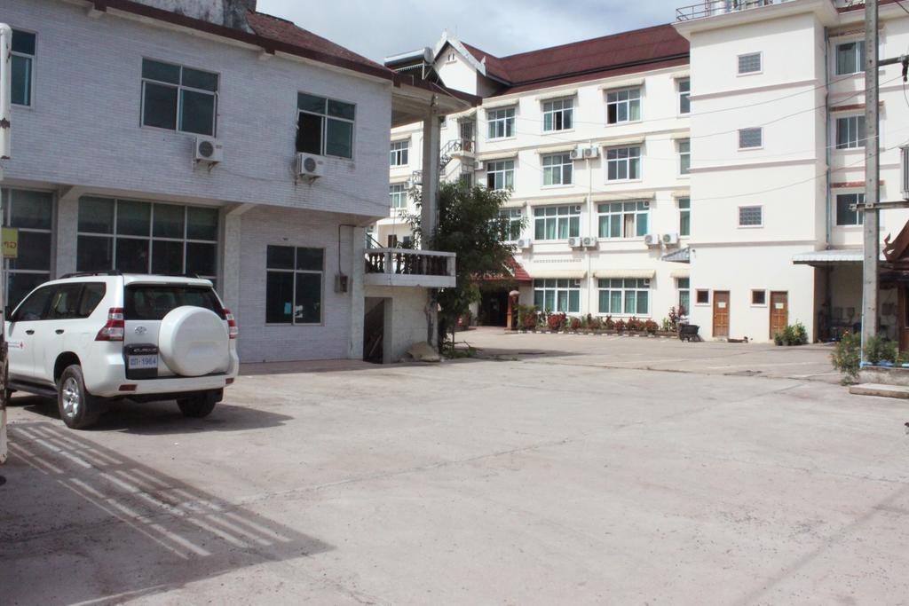 ดอกจำปาโฮเต็ล Hotel หลวงน้ำทา ภายนอก รูปภาพ