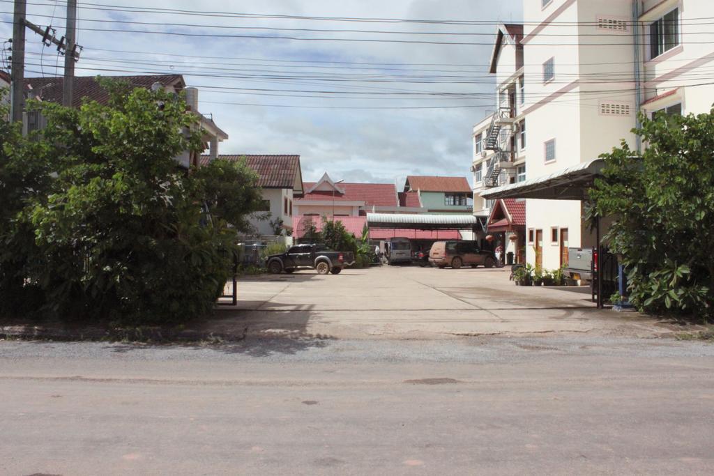 ดอกจำปาโฮเต็ล Hotel หลวงน้ำทา ภายนอก รูปภาพ